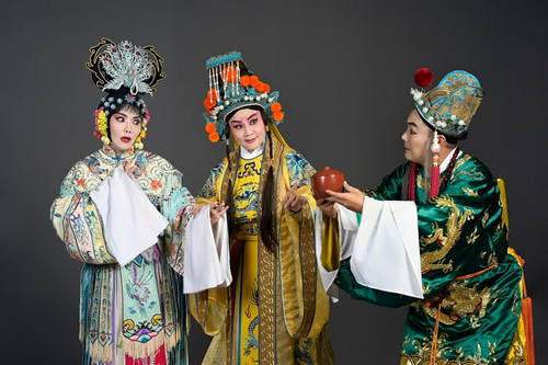 The actors delicately grasped the character’s characteristics and controlled the rhythm according to the plot.