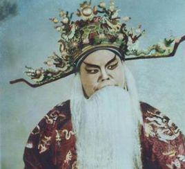 Stills of Hisn-Tsai Jen.