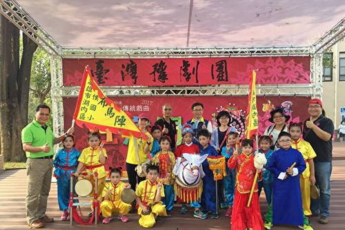 Taiwan Bangzi Opera Company enters campuses to let more people know the beauty of traditional opera.