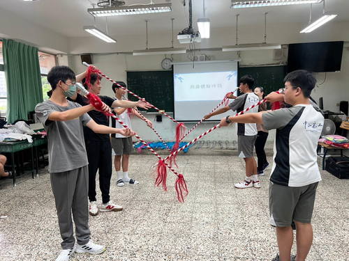 The Company enters campuses to promote opera knowledge.